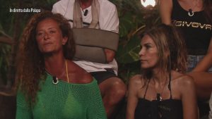 L'isola dei famosi, Beatrice Marchetti e Fariba Tehrani al televoto 10 L'isola dei famosi, Elisa Isoardi e Brando Giorgi, lasciano