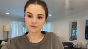 Selena Gomez a Mario Draghi: "Volete aiutare a porre fine a questa pandemia?" 6 Selena Gomez a Mario Draghi: "Volete aiutare a porre fine a questa pandemia?"