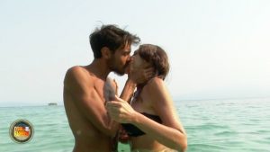 Awed ad Emanuela Tittocchia: "Sei nuda!" 7 Awed ad Emanuela Tittocchia: "Sei nuda!"