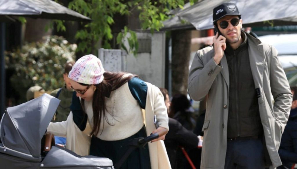 Aurora Ramazzotti a passeggio con il suo Cesare 4 Aurora Ramazzotti, Goffredo e Cesare