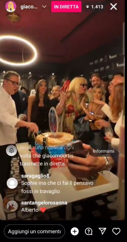 Immagini dalla diretta Instagram al party di Alnfonso Signorini